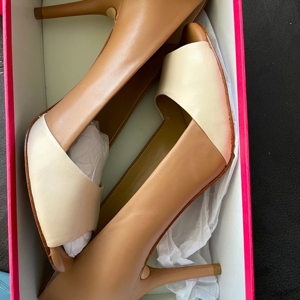 Ann Taylor cream & tan heels